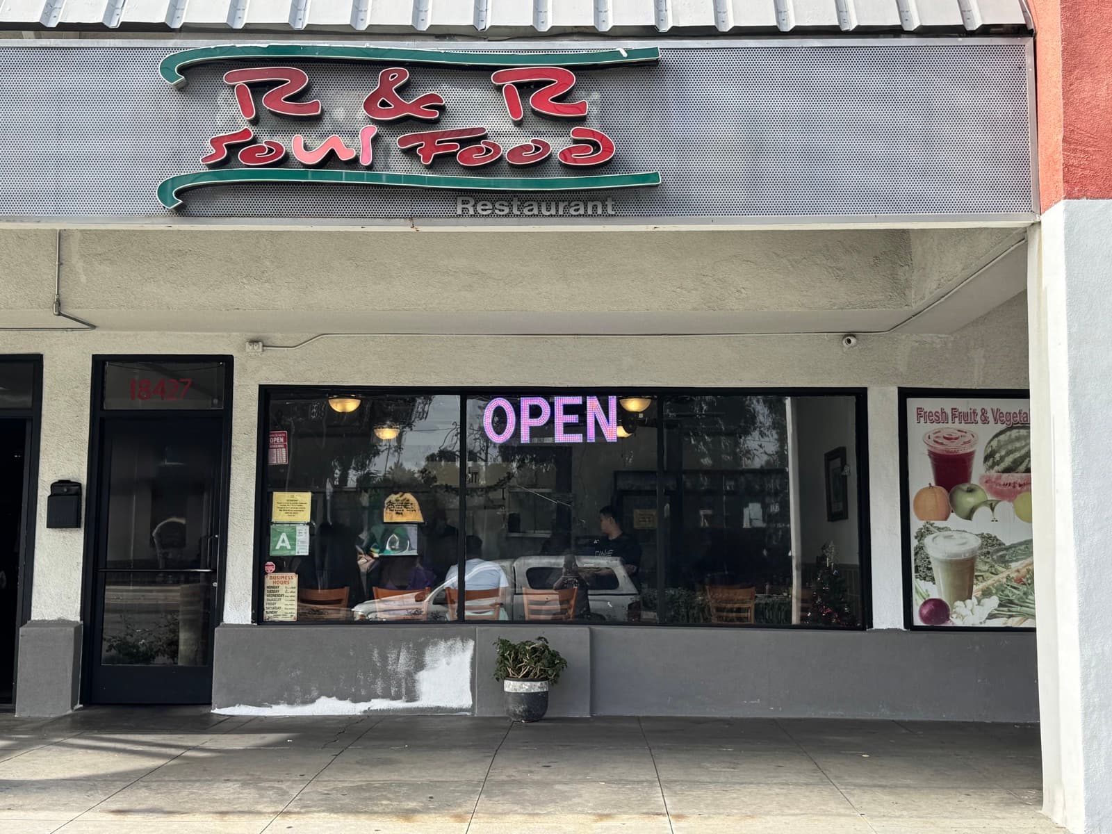 R & R Soul Food Restaurant, photo 1